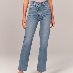Abercrombie Ultra High Rise 90s Straight Jean
